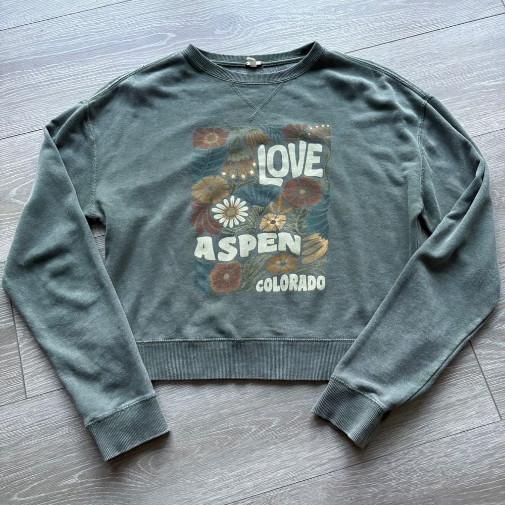 Womens Green Love Aspen Colorado Lettering Floral Vintage look Sweatshirt Size M